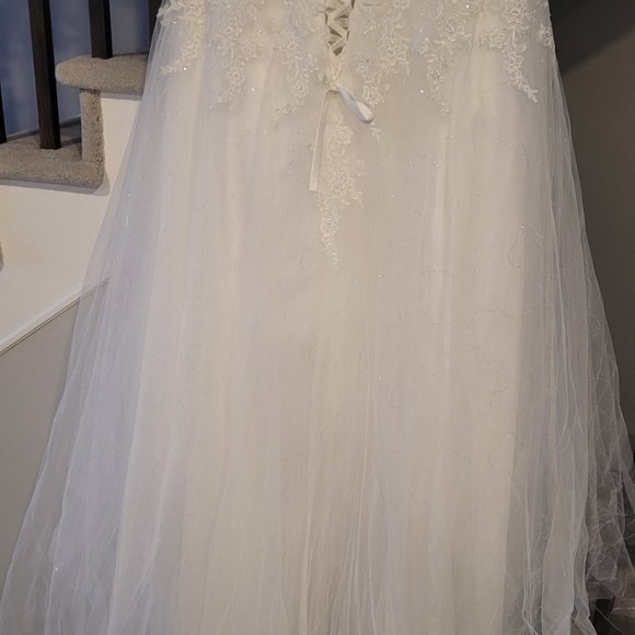 Bridal size 28 plus size Wedding Dress/Gown - Picture 6 of 8